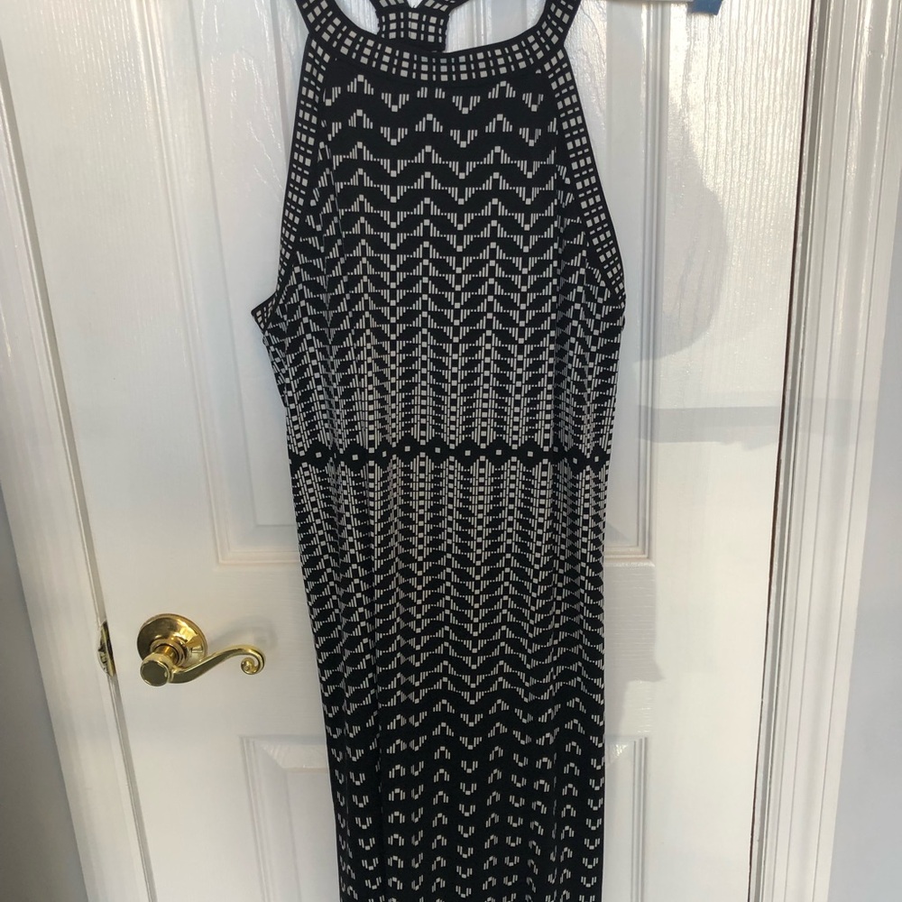 Max Studio Black and White Geometric Dress
